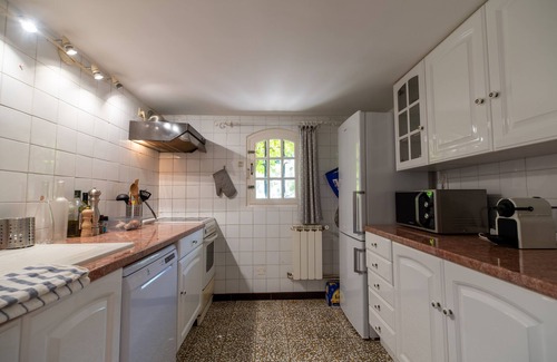 Generargues House | Relaxing Gite L'ortal with Pool and Spa Amenities