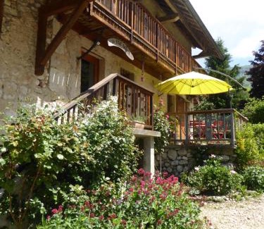 Attignat-Oncin House | Inviting Gite "La 5ème Saison" - Guest Rated 9.1/10