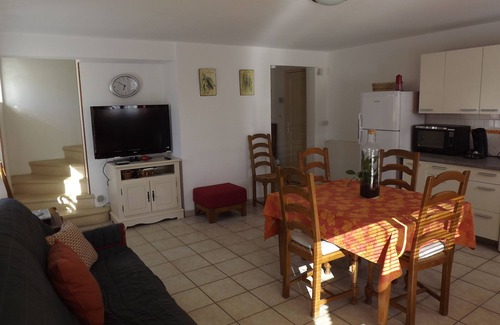 Najac House | Gite La Baraque: 10/10 Rated Getaway for Families & Pets