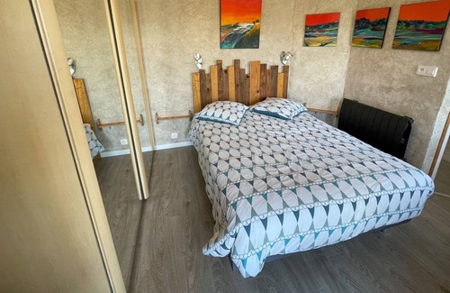Plouarzel House | Gite la Belle Iroise - Cozy Townhouse Steps from the Sea