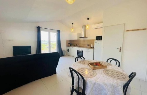 Montady House | Experience Gite la Canague Neuve: Ocean View & Spa Resort