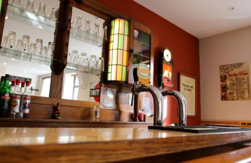 Vaux-sur-Sure House | Inviting Gite La Chapelle: Family-Friendly Retreat