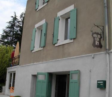 La Vernarede Apartment | Oceanfront Comfort at Gite La Clède - Rated 8.7/10
