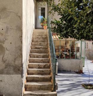 La Vernarede Apartment | Oceanfront Comfort at Gite La Clède - Rated 8.7/10