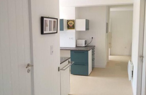 La Flotte Apartment | Gite La Clavette: Ocean View Retreat Near La Flotte Port
