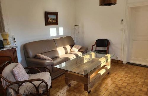 Albigny-sur-Saone Apartment | Pet-Friendly Retreat at Gite la ferme des maraîchers