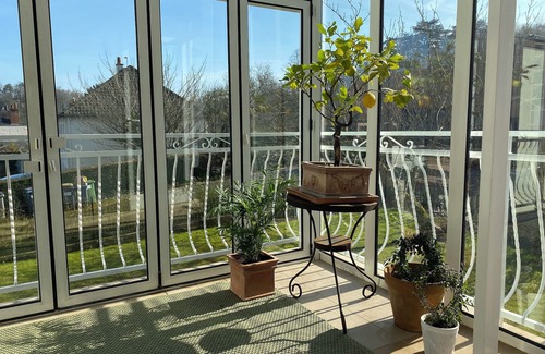 Rochecorbon House | Gîte la Forge center of Rochecorbon. Pets welcome!