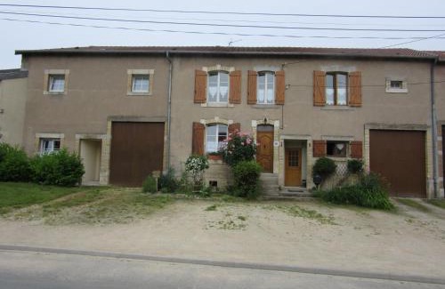 Hannonville-sous-les-Cotes House | Comfortable Gite La Grange à foin: Child-Friendly Retreat