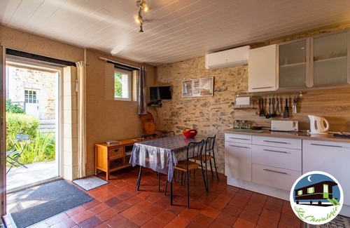 Saint-Augustin-des-Bois Cottage | Charming La Chevalerie: Ocean View with Pool & Breakfast