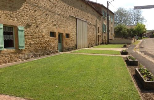 Flassigny House | Guest Rated: 9.7 for Gite La Fraiseraie with Hot Tub