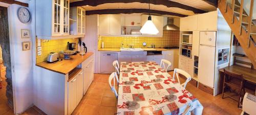La Begude-de-Mazenc Apartment | Gite La Freydiere: Oceanfront Retreat with Pool & Pets Allowed