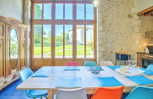 Chassaignes House | Relax at Gîte La Grange with Pool, Terrace & Free Wi-Fi
