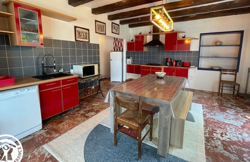 La Gueriniere Cottage | Oceanfront Gite La Guérinière for 4 with Stunning Views