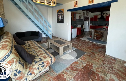 La Gueriniere Cottage | Oceanfront Gite La Guérinière for 4 with Stunning Views