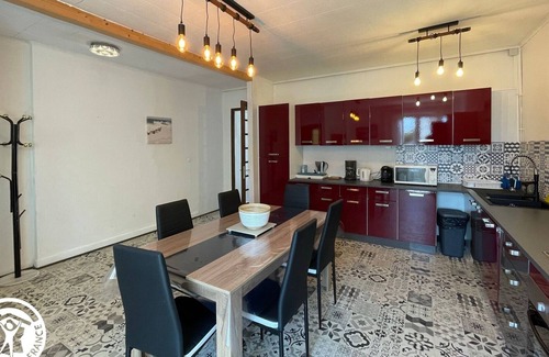 La Gueriniere Cottage | Gite La Guérinière: Oceanfront Family Retreat for 6