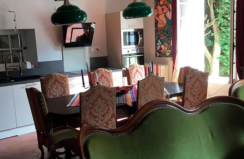 Francueil House | Unforgettable Gite la Maison du Monde: Guest Rated 9.8/10