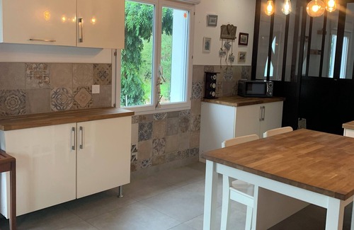 Le Planet House | Gîte la maison du pêcheur located in the heart of the D-Day landing beaches