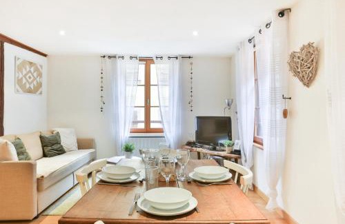Kaysersberg-Vignoble Apartment | Child-Friendly Gite "La Maison Jaune" in Kaysersberg