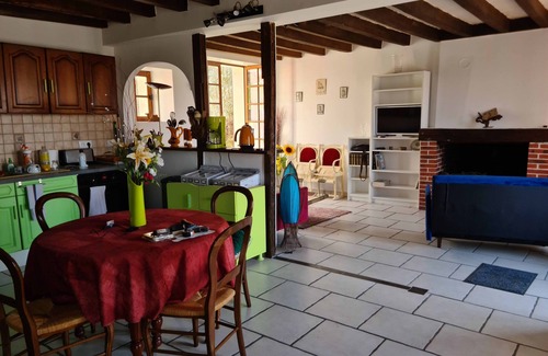 Jars Cottage | Gite La Nuit Des Rois Sancerre: Family-Friendly Retreat