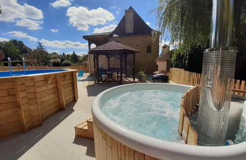 Siorac-en-Perigord Apartment | Family-Friendly Gite La Périgourdine with Pool & Hot Tub