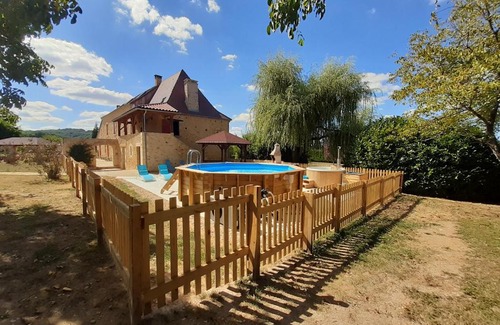 Siorac-en-Perigord Apartment | Family-Friendly Gite La Périgourdine with Pool & Hot Tub