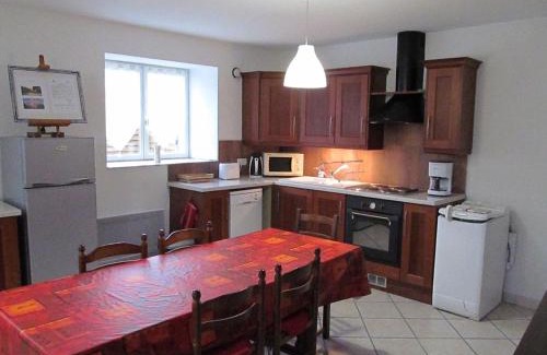 Senon House | Pet-Friendly Retreat at Gite la Ruche with Family Amenities