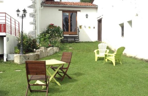 Saint-Esteben House | Budget-Friendly Retreat at Gite Larrondoa - Rated 8.8/10