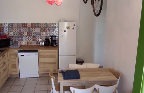 Entrechaux Apartment | Gîte Lavande: Your Oasis Amidst Vineyards and Olive Groves