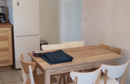 Entrechaux Apartment | Gîte Lavande: Your Oasis Amidst Vineyards and Olive Groves