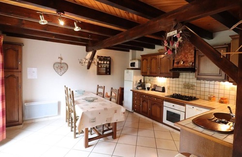 Lavigerie Cottage | Experience Comfort at Gite Lavigerie: 2 Bedrooms for 6 Guests
