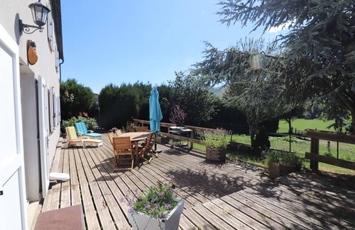 Lavigerie Cottage | Experience Comfort at Gite Lavigerie: 2 Bedrooms for 6 Guests