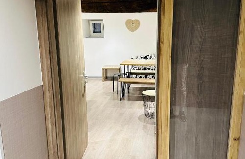 Ribeauville Apartment | Budget-Friendly Gite le 16 with Spa & Child-Friendly Dining