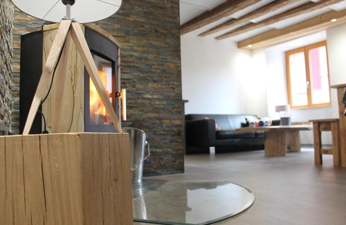Ribeauville Apartment | Budget-Friendly Gite le 16 with Spa & Child-Friendly Dining