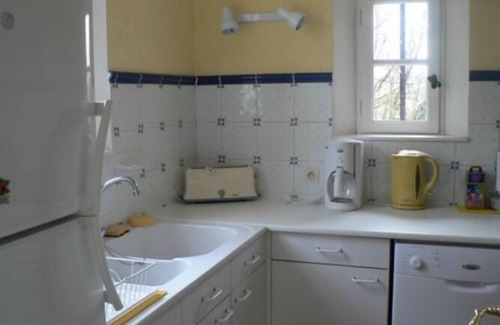 Saint-Aubin-de-Branne House | Pet-Friendly Gite LE Courtil in Saint-Aubin-de-Branne
