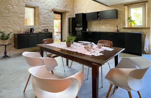 Grezillac House | Idyllic Gite Le Chai: Design Loft with Private Pool