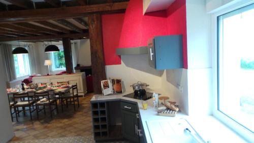Le Liege House | Family-Friendly Gite le Courbat with Kitchen Amenities