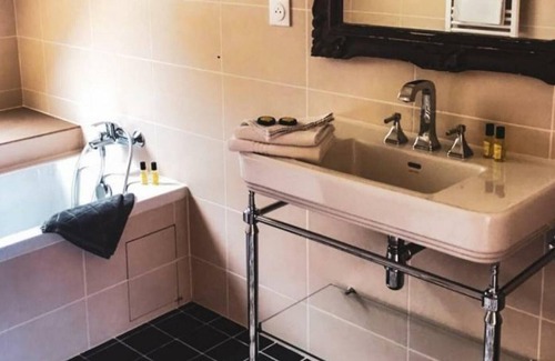 Contres Cottage | Cozy Gite Le Controis-en-Sologne: Ideal for Family Getaways