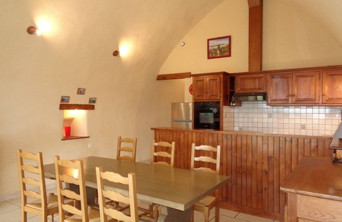 Saint-Andre-de-Vezines Cottage | Gîte Le PAILLER: Renovated Barn with Pool & Pet Friendly