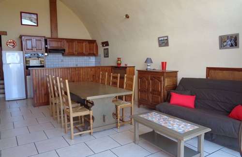 Saint-Andre-de-Vezines Cottage | Gîte Le PAILLER: Renovated Barn with Pool & Pet Friendly