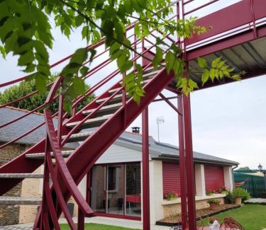 La Poueze House | Discover Gite le Nid de l'Erdre: Oceanfront Escape Awaits