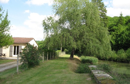 Saint-Andre-dAllas House | Gite le Petit-Beyssac: Family-Friendly Retreat with Kitchen