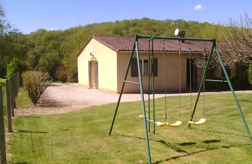Saint-Andre-dAllas House | Gite le Petit-Beyssac: Family-Friendly Retreat with Kitchen