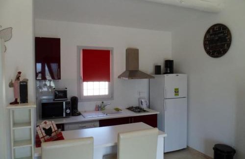 Cabrieres-d'Avignon Apartment | Discover Gite LE PETIT LUBERON COQUELICOT with Ocean Views