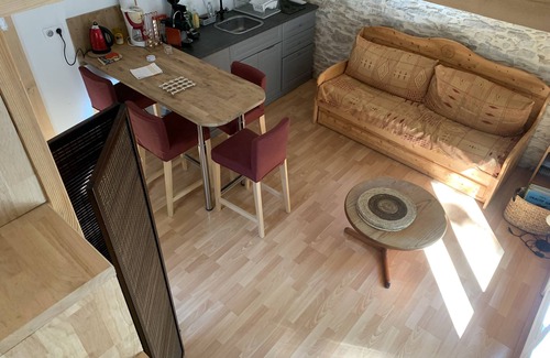 Cremieu House | Gîte Le petit "nice": Guest Rated 10/10 Near Crémieu