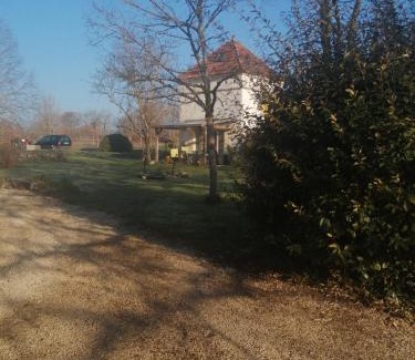 Saint-Beauzeil House | Pet-Friendly Escape at Gite Le Pigonnier with Pool & Ocean Views