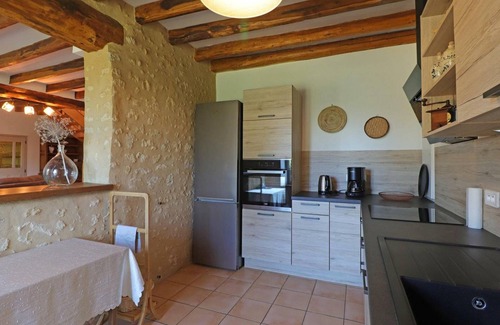 Le Pin-la-Garenne Cottage | Guest Rated 10/10: Gite Le Pin-la-Garenne with Spa & Breakfast