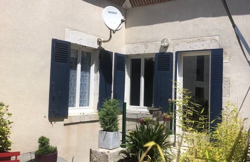Suevres House | Family-Friendly Gite "Le Pressoir" Near Loire Castles
