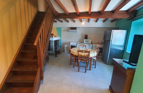 Soulan House | Cozy Gite "Le Raoulet": Pet-Friendly Retreat with Hot Tub