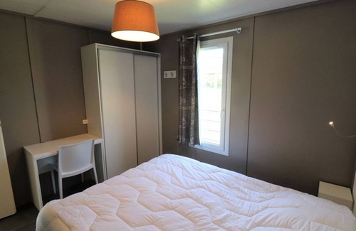 Le Rouget-Pers Cottage | Comfortable Stay at Gite Le Rouget-Pers with Spa & Kitchen