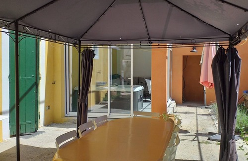 Lambesc House | Gîte Le Suquet: Guest Rated 9.8, Near Pont Royal Golf